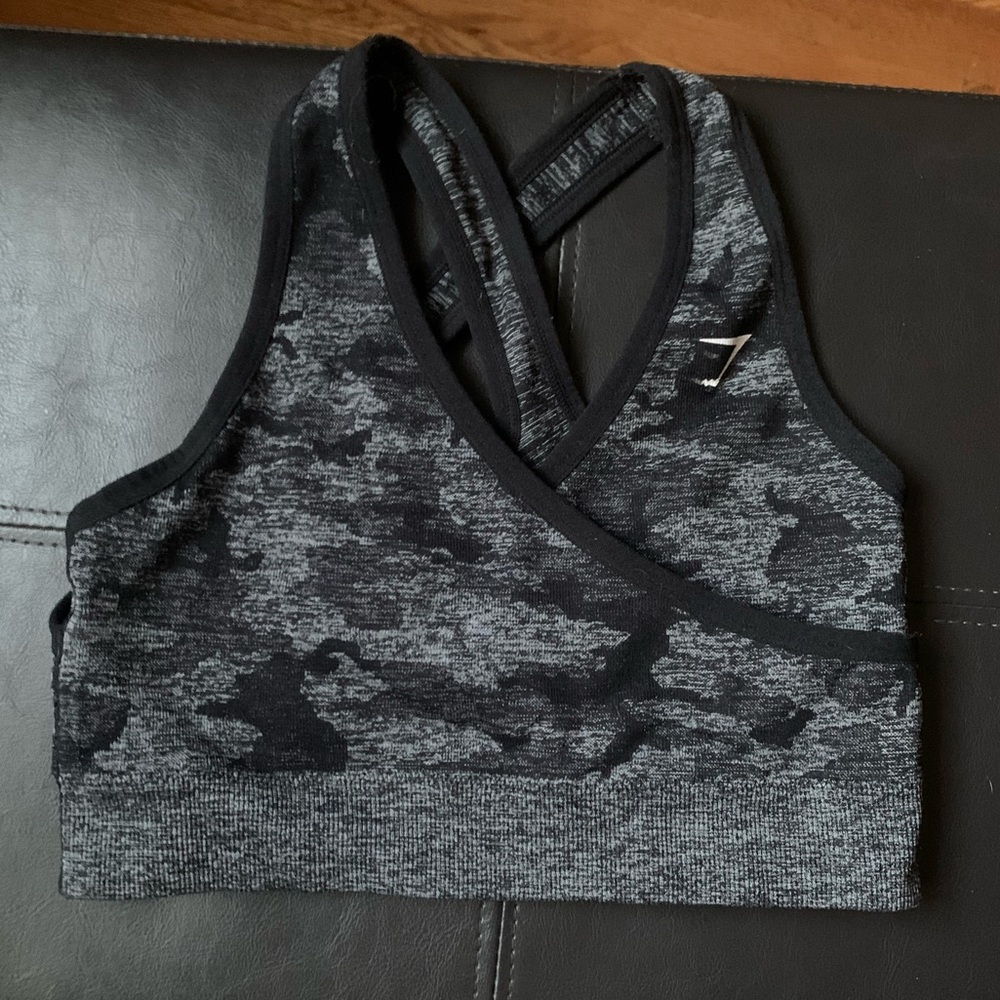 black camo gymshark sports bra
